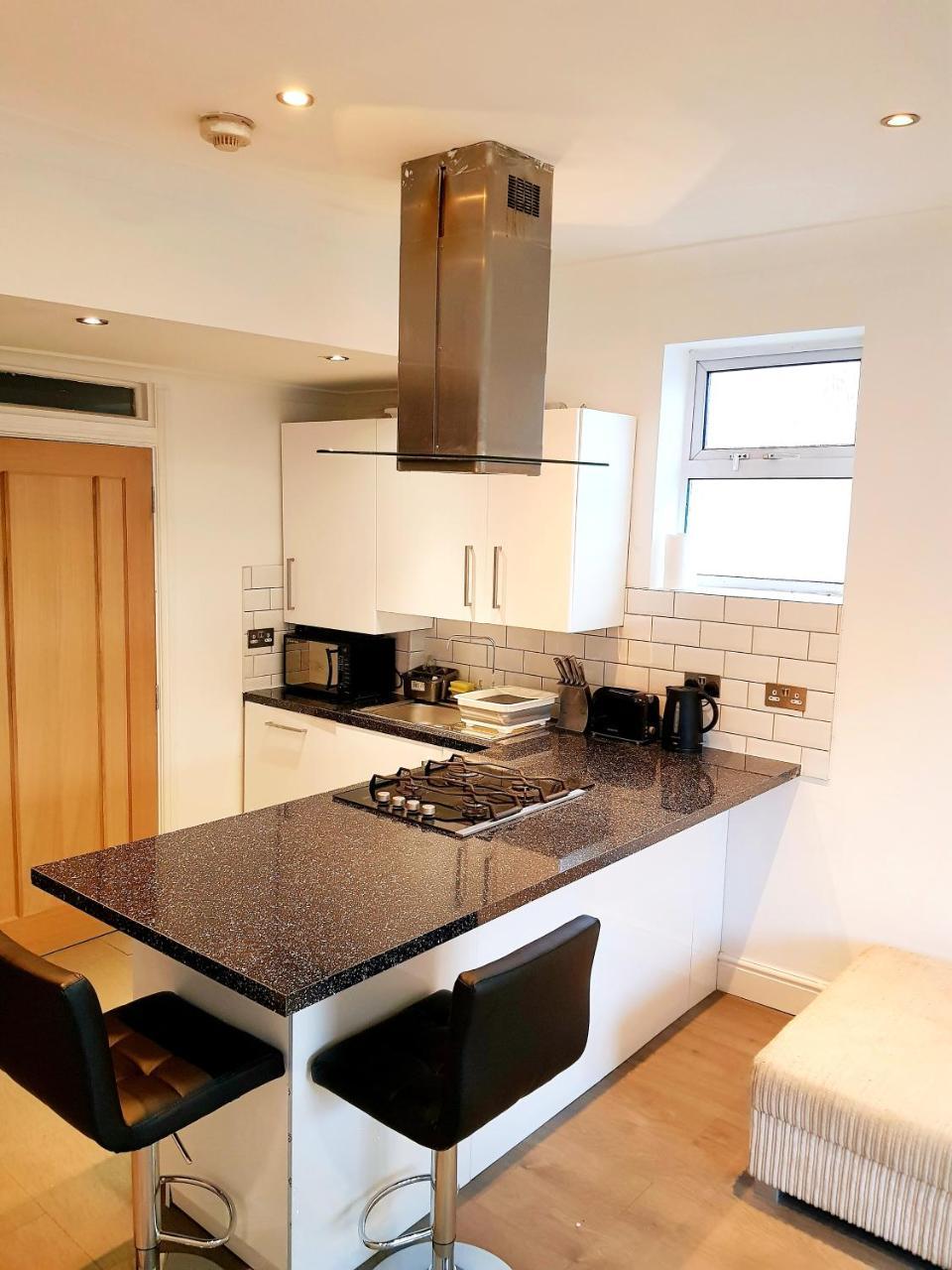 Cogie Abode Bed & Breakfast Енфийлд Екстериор снимка