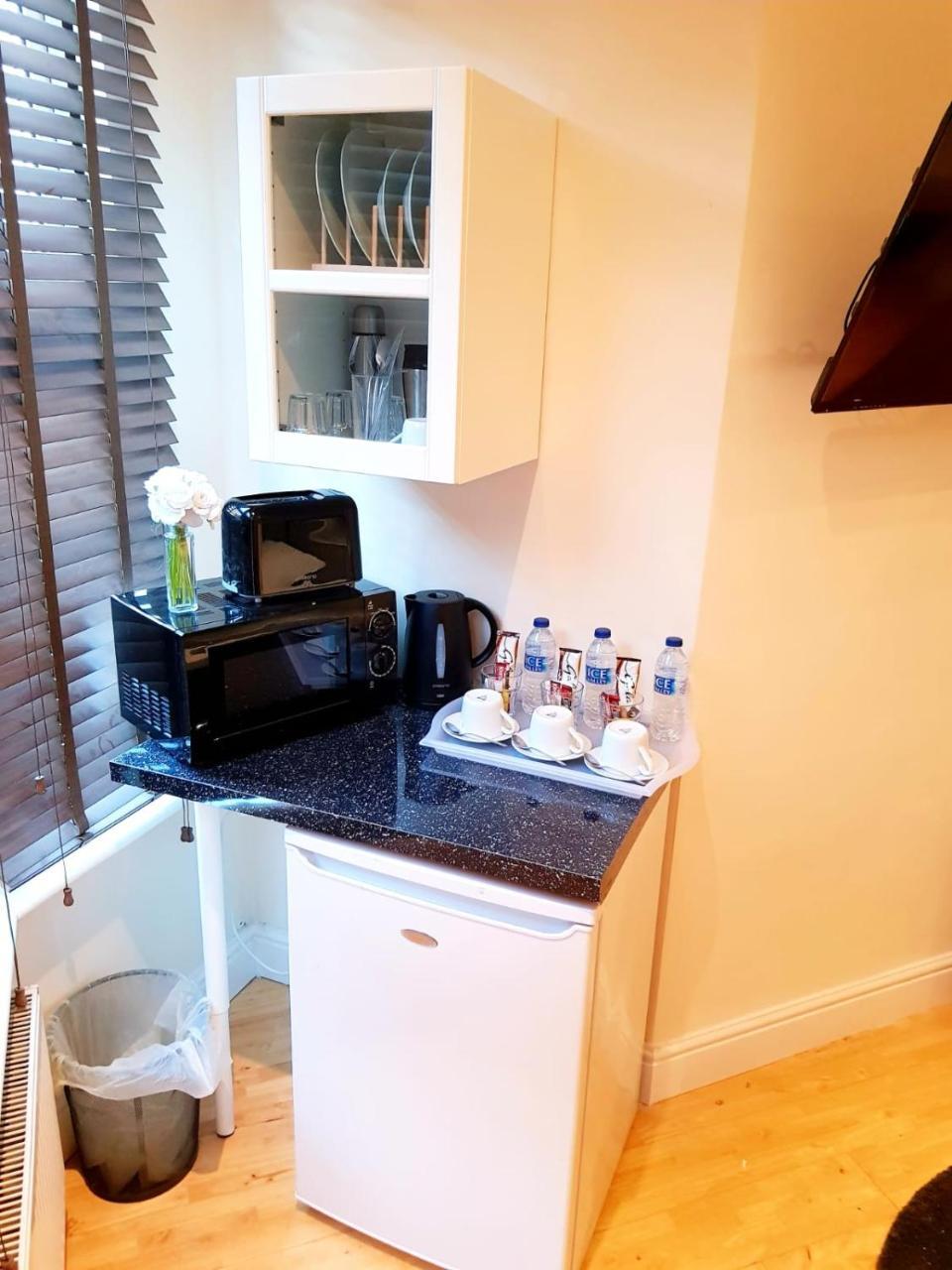 Cogie Abode Bed & Breakfast Енфийлд Екстериор снимка