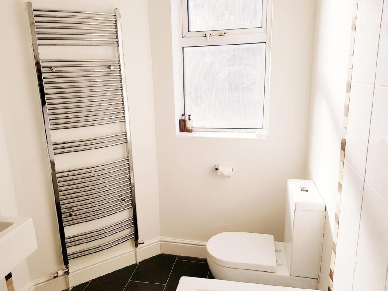 Cogie Abode Bed & Breakfast Енфийлд Екстериор снимка