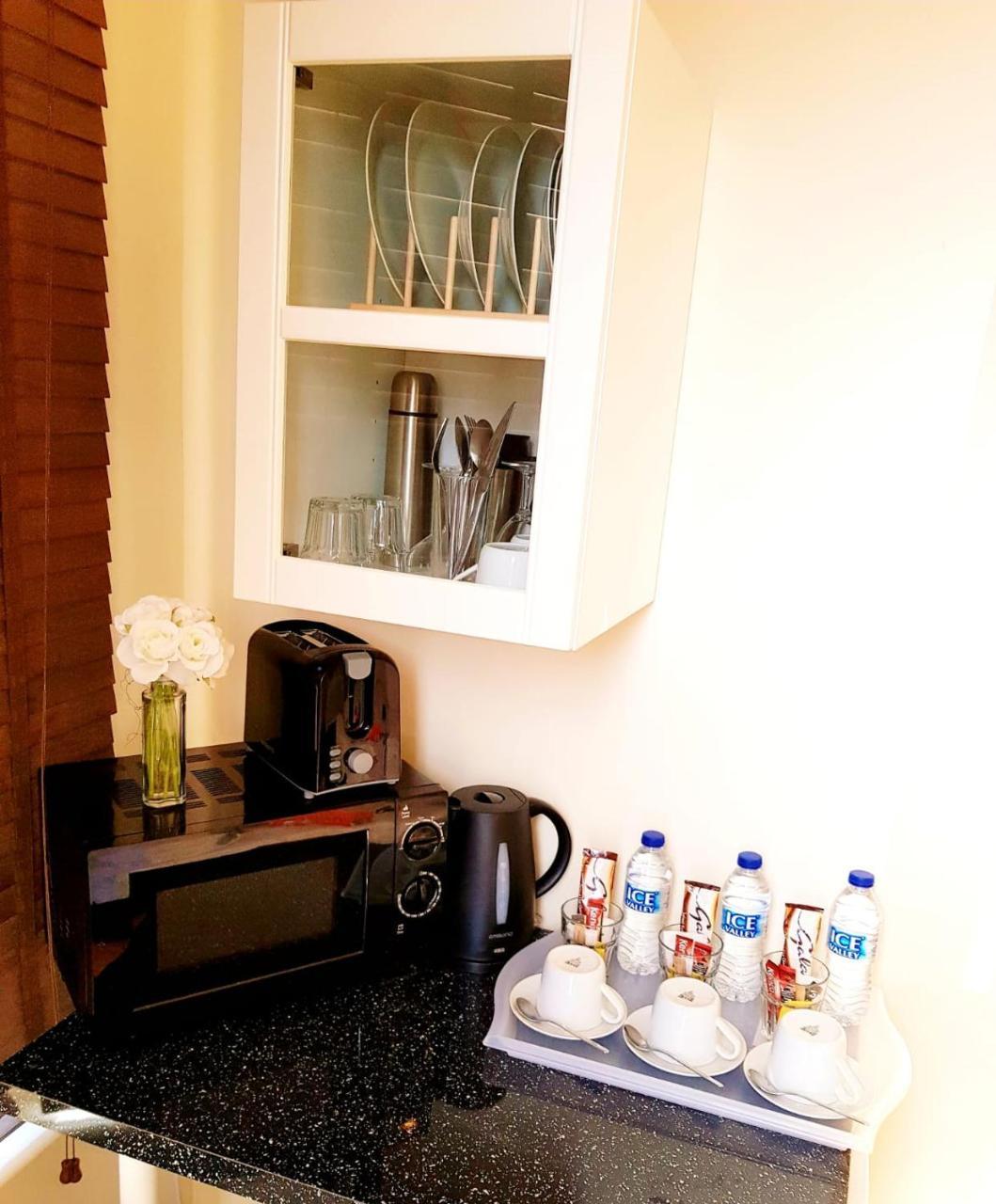 Cogie Abode Bed & Breakfast Енфийлд Екстериор снимка